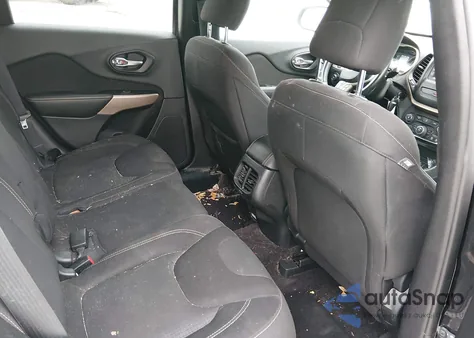 2017 Jeep Cherokee Latitude 4X4 z USA, uszkodzony, nr VIN 1C4PJMCB7HW665597